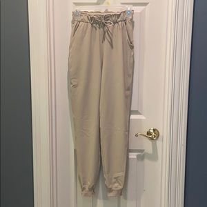 NWOT LULULEMON STRETCH HIGH RISE JOGGER TRENCH